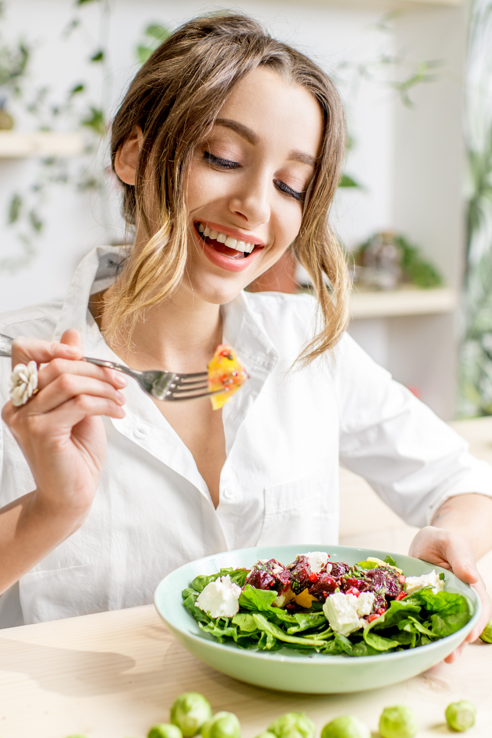 main photo woman eating